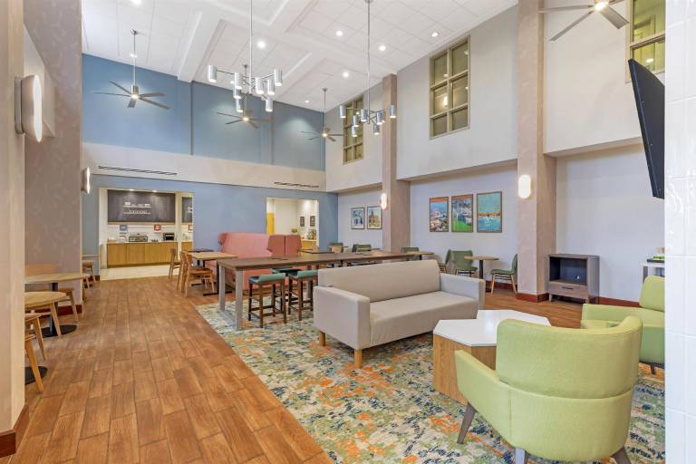 Hampton Inn & Suites Plymouth — photo 4