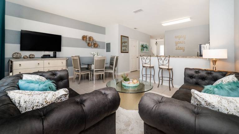 Windsor Hills 3 Bedroom Private Pool Townhome 0857