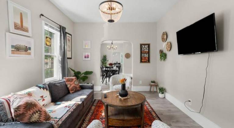 Holiday apartment | Pets allowed in Detroit, MI