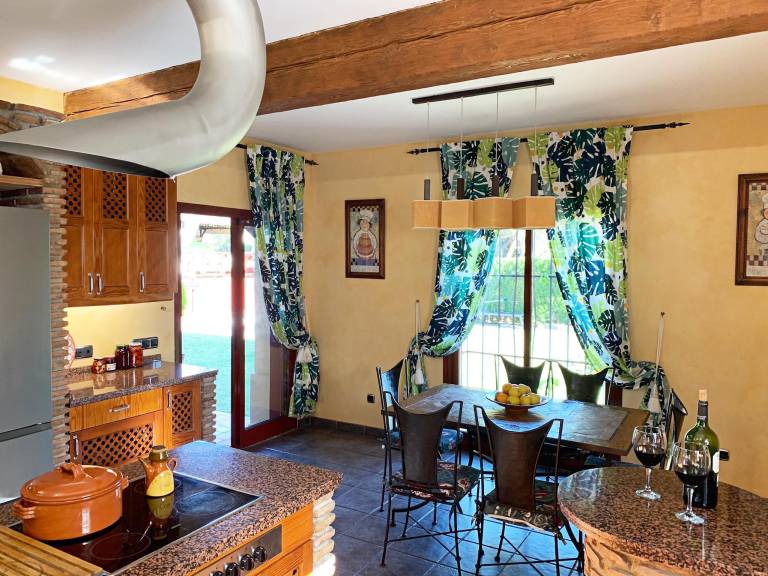 Fully equipped charming villa with BBQ, pool & yard | Good for workation | Pets are welcome — photo 3