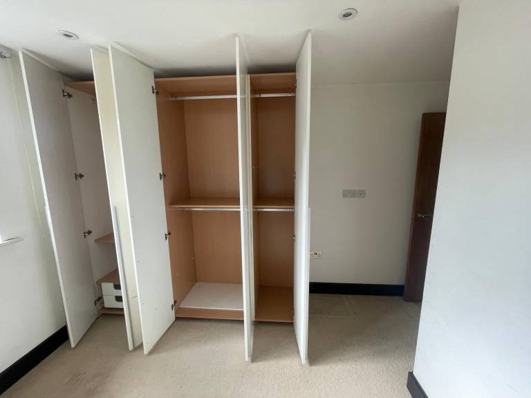 Apartment Tadworth