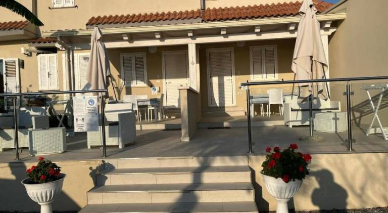 Beautiful holiday apartment with pool, barbeque & yard | Beach nearby | Pet-friendly in Ricadi