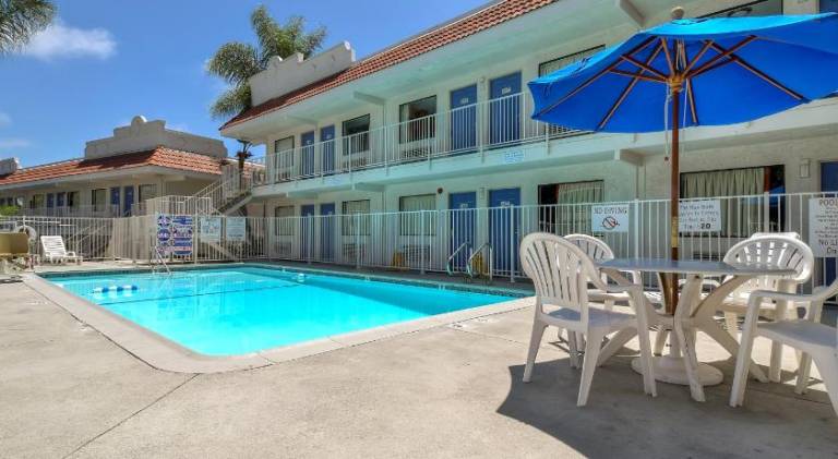 Motel 6 Carlsbad, CA - Near Legoland — photo 5