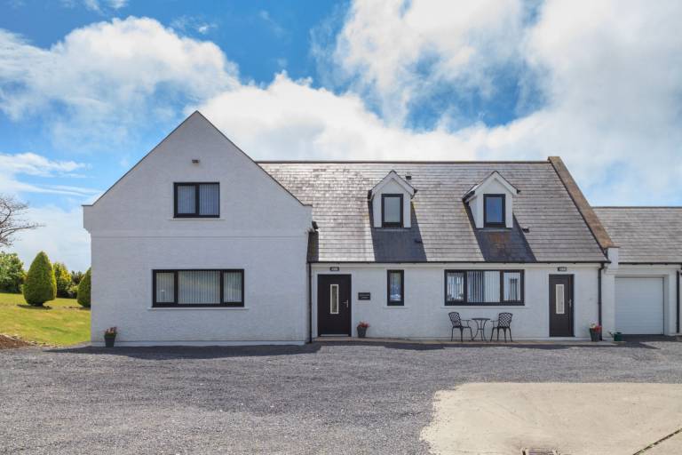 Cottage  Douglas