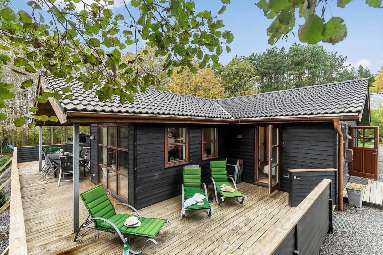 Fully equipped charming house with sauna, patio & jacuzzi | Pet-friendly in Ebeltoft
