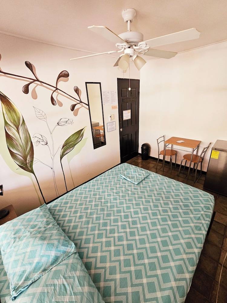 Hostel Tamarindo
