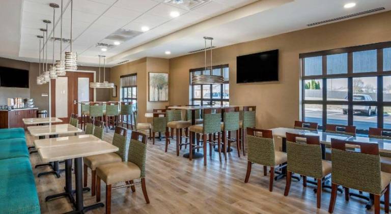 Comfort Inn & Suites Harrisonburg — photo 4