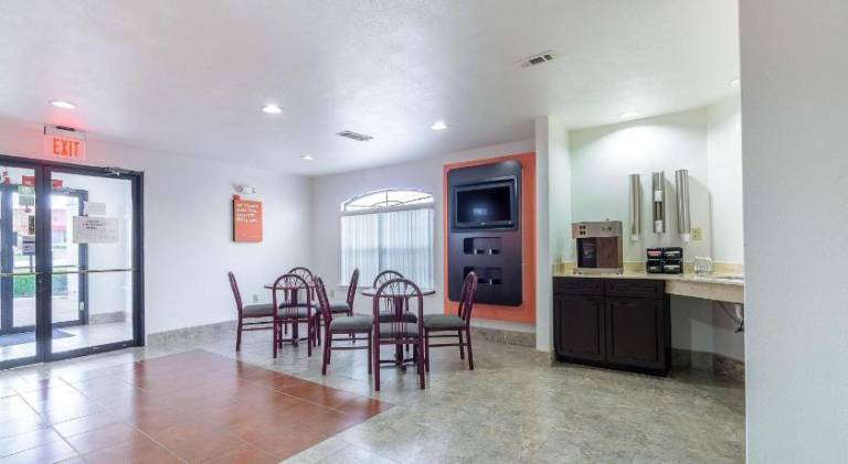 Motel 6 Canton, TX — photo 4