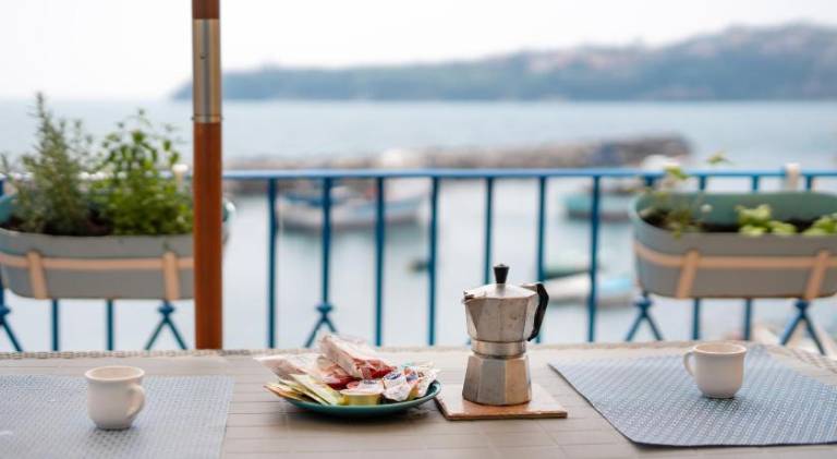 Serviced apartment with patio | Next to the beach | Pet-friendly — photo 4