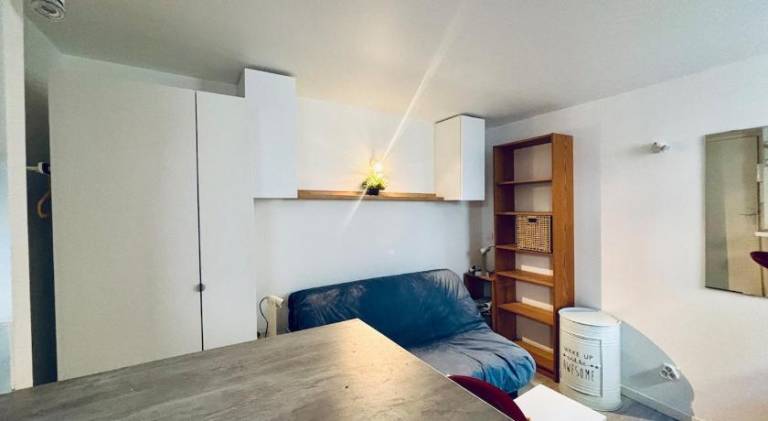 Apartment with 1 room for 2 persons in Courbevoie