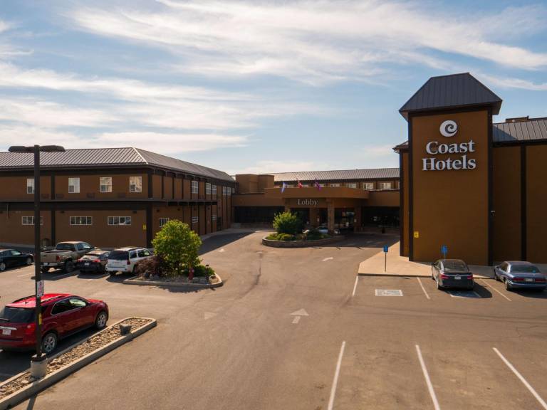 Coast Lethbridge Hotel & Conference Centre in Lethbridge, AB