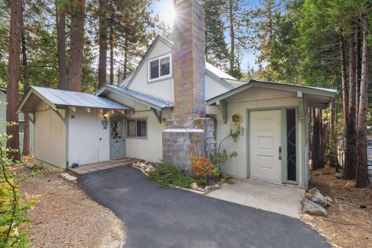 House  Pinecrest
