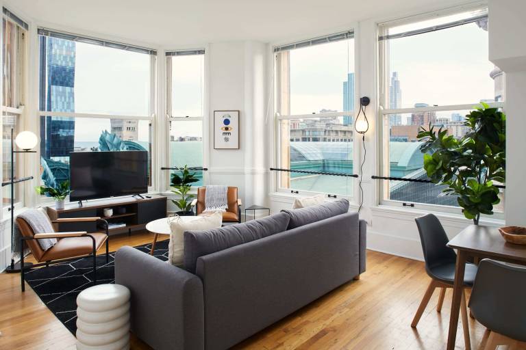 Apartment  Near North Side