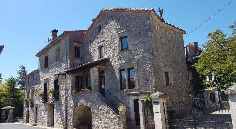 Holiday apartment with 2 rooms for 6 persons in Millau
