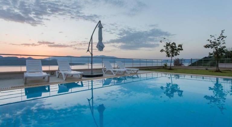 Fully equipped big villa with terrace, private pool & barbecue | Suitable for remote work | Pet-friendly — photo 3