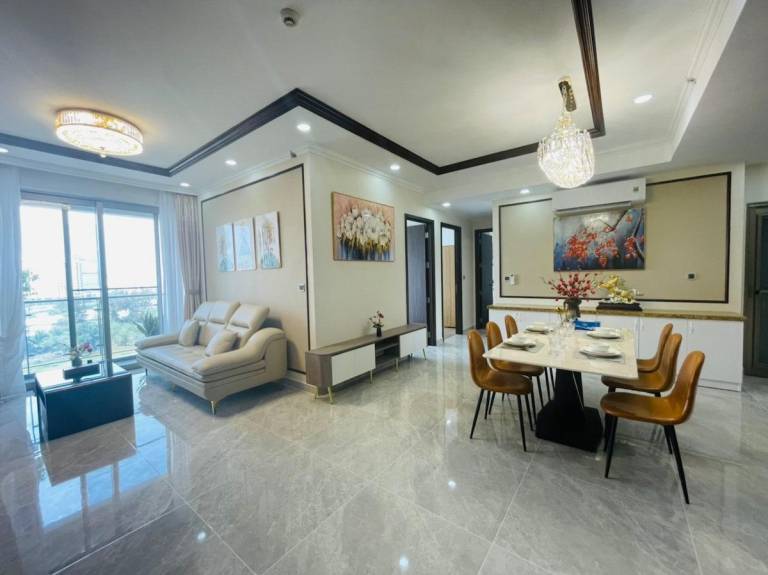 Apartment with jacuzzi, yard & patio | Good for workation | Dogs allowed in Ho Chi Minh City