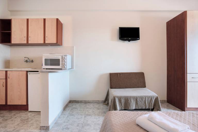 Studio 'Zante View Family 1' with Sea View, Shared Pool and Wi-Fi — photo 5