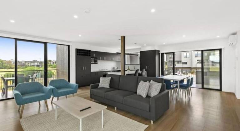 House Freshwater Creek