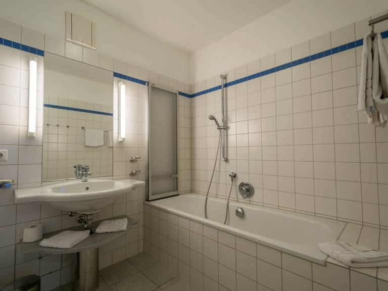 Appartement mit 1 Schlafzimmer und Balkon — photo 4