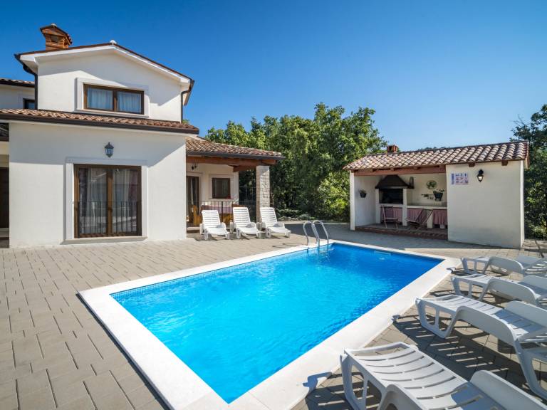 Fully equipped house with garden, terrace & private pool | Pet-friendly — photo 5