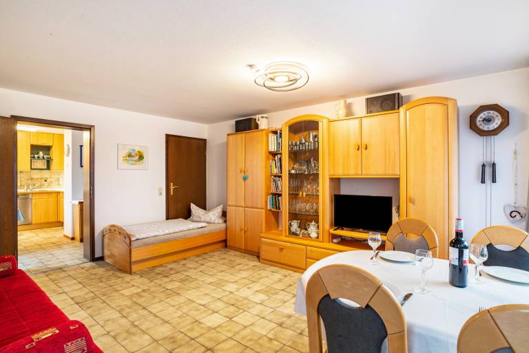 Vacation apartment "Karle", 55 sqm, 1 bedroom, 1 living/bedroom, max. 3-4 persons — photo 2