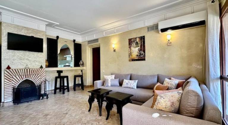 Holiday apartment with pool & patio — photo 5