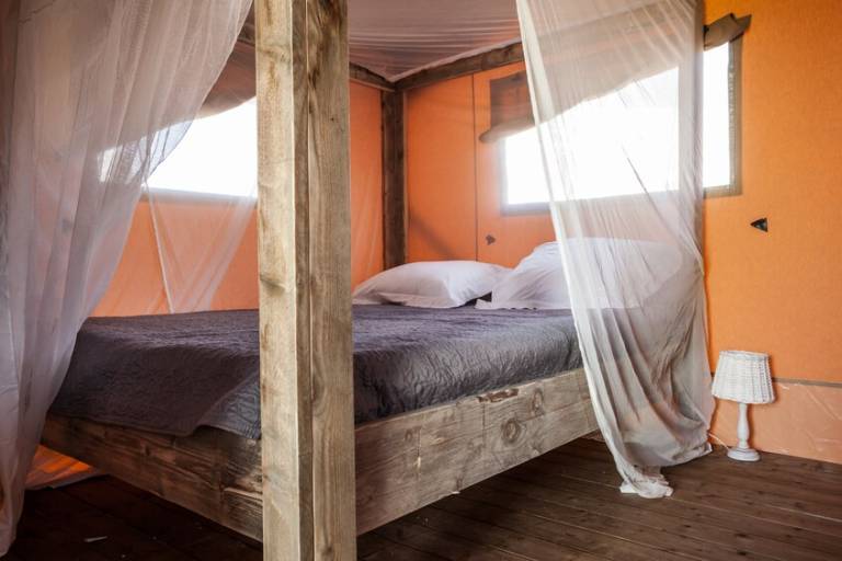 Lovely tent with patio, heated pool & garden | Close to the beach | Pet-friendly — photo 3