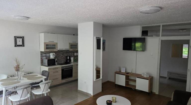 Holiday apartment with 2 rooms for 6 persons — photo 2