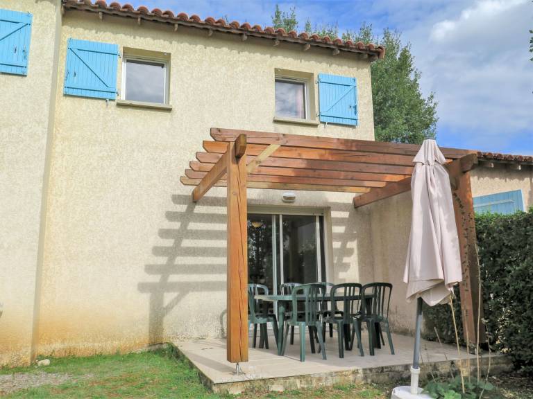 House with garden, heated pool & BBQ — photo 2