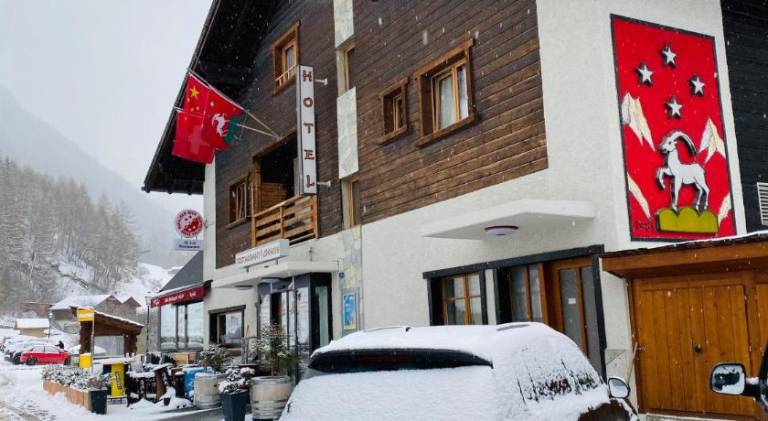 Qi-Lin Hotel Restaurant in Anniviers