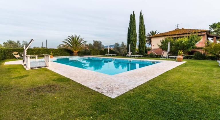 Farm with private pool, yard & BBQ — photo 3