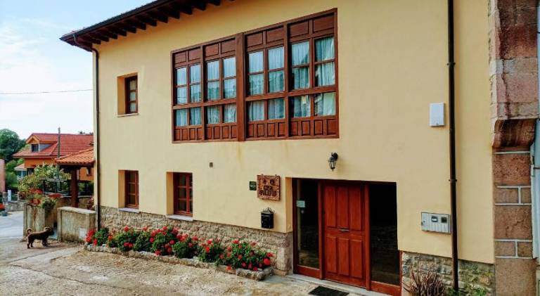 House with patio in Llanes