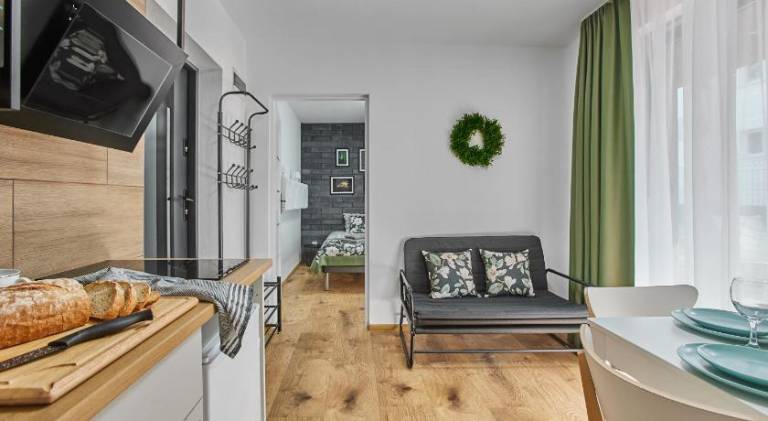 Apartment with BBQ, terrace & yard — photo 3