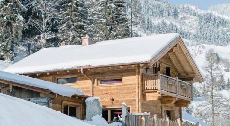 Chalet with pool & hot tub in Grossarl