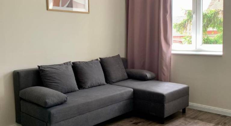 Rental apartment with yard & patio — photo 2