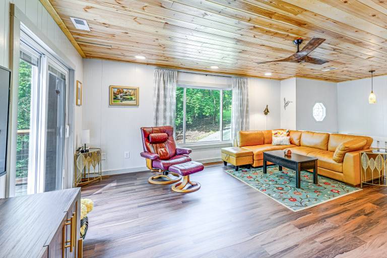 Renovated Franklin Home w/ Mountain-View Deck! — photo 4