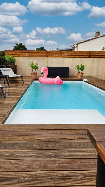 Fully equipped charming house with garden, private pool & barbeque | Pets are welcome — photo 3