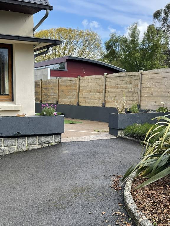 House with grill, yard & patio | Garden view — photo 3