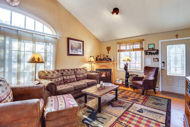3 Mi to Big Boulder Mtn! Poconos Home w/ Game Room — photo 5