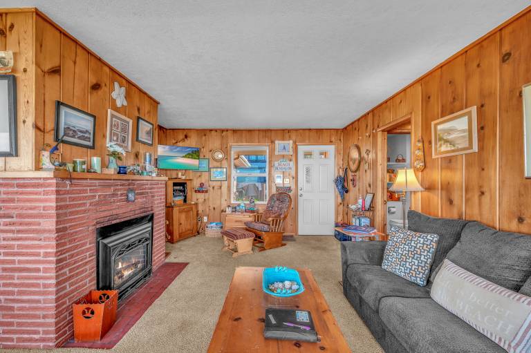 Beach Bungalow - Roads End — photo 4