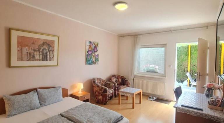 Cozy Room with garden in Bratislava — photo 2