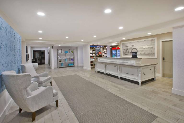 Hampton Inn & Suites Alliance — photo 4