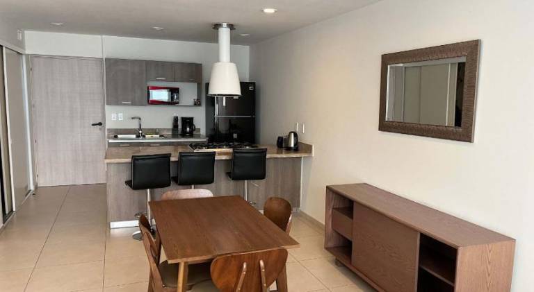 Apartment with pool — photo 5