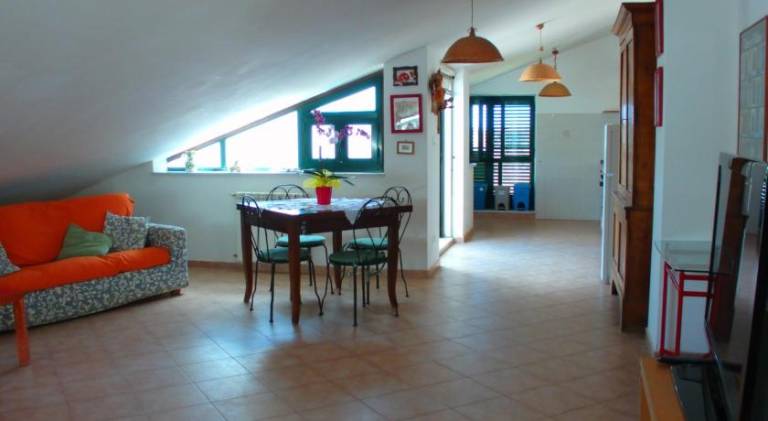 Apartment with garden, patio & barbecue — photo 2