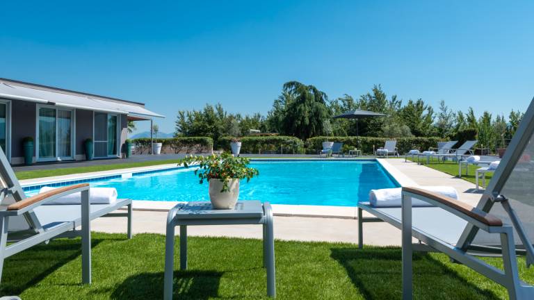 Villa with garden, private pool & barbecue | Pool view | Good for workation — photo 2