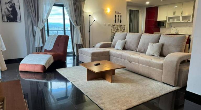 Holiday apartment with private pool, hot tub & garden in Portimão