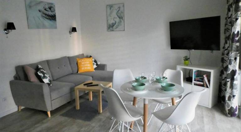 Holiday apartment with hot tub & pool in Ustron