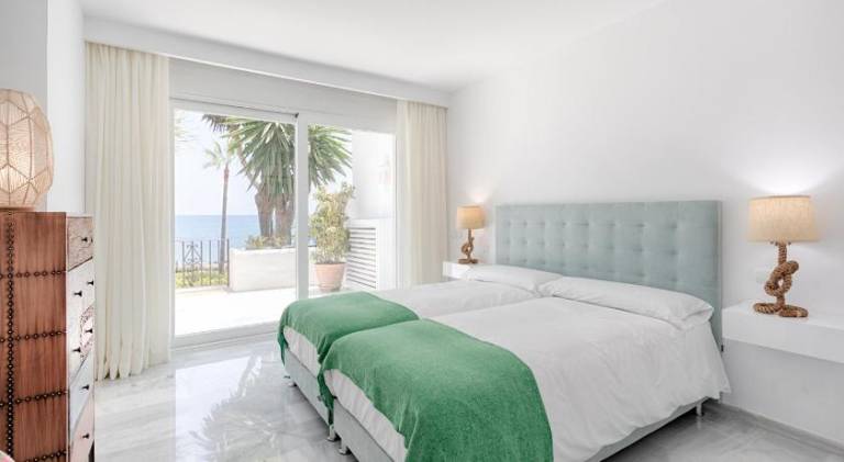 Hanami Alcazaba Beach Front Sea View in Estepona