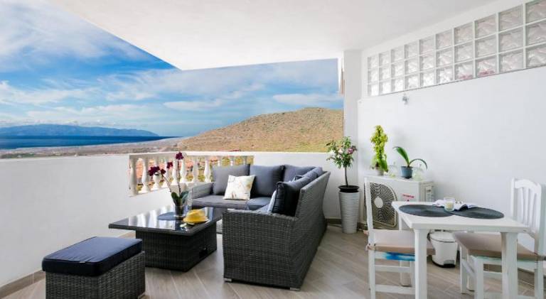Rental apartment with garden, terrace & private pool — photo 3