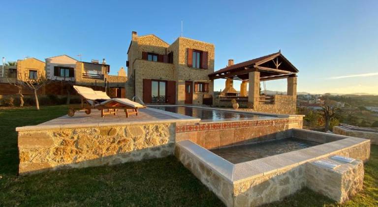 Spacious villa with terrace, private pool & garden | Suitable for remote work | Dogs allowed — photo 3